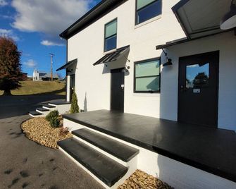 The Traveler on Main Suite #12- Across the Street from Back of the Dragon! - Tazewell - Edificio