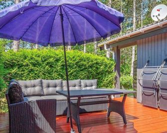 8 person holiday home in Rødby-By Traum - Rodby - Patio