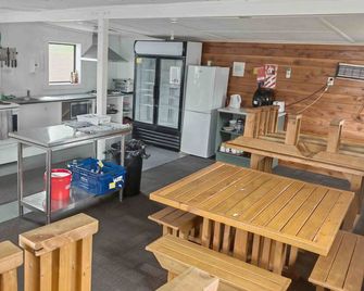 Pipers ski Lodge - National Park Village