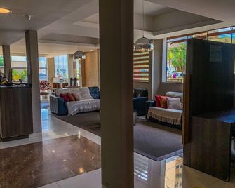 Rede Andrade Center Premium - Rondonópolis - Salónek
