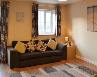 3 bedroom accommodation in Beadnell, near Seahouses - Chathill - Living room