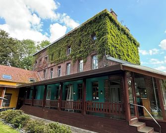 Logis Hôtel-Restaurant - Le Moulin D'artres - Artres - Edificio