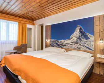 Hotel Taescherhof - Taesch - Bedroom