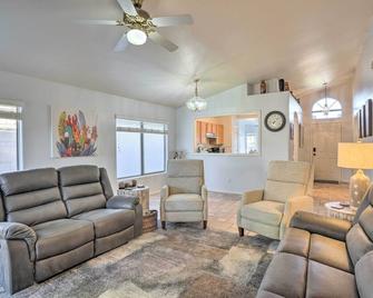 Sunny Surprise Getaway with Private Yard and Pool - Surprise - Living room