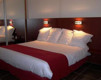 Hostellerie Del Matin Calme - Montverdun - Schlafzimmer