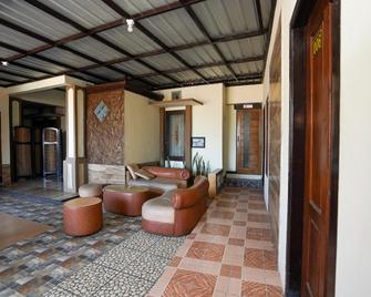 OYO 1087 Homestay Potato House - Putus - Lobby