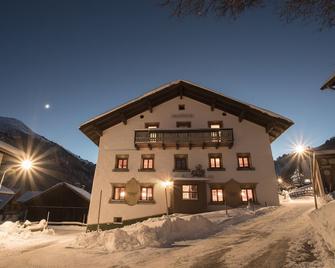 Pension Der Steinbock - Das Bauernhaus - Sankt Anton am Arlberg - Building
