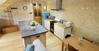Dove House Cottages - No 1 - Oxford - Kitchen