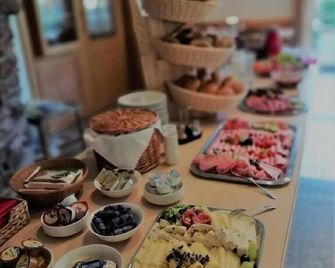 Hotel Saaletalstuben - Gräfendorf - Buffet