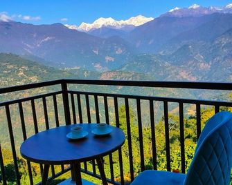 Sila Norphel Pelling - Pelling - Balcón