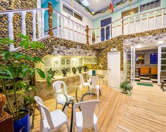 Ayenda San Fernando 1904 - Armenia - Innenhof