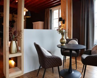 Stadshotel Geertruidenberg - Geertruidenberg - Bedroom