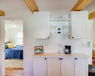 Saugerties Cabin Rental w/ Fire Pit & Creek Access - Saugerties - Cucina