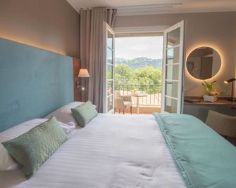 Hotel Lou Castelet - Carros - Chambre
