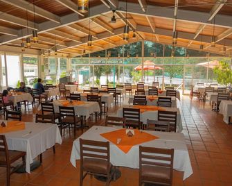 Coral Clubes Santa María - Juchitepec de Mariano Riva Palacio - Restaurante