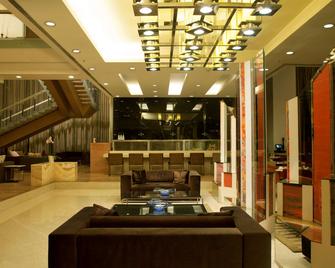 Radisson Blu Hotel Pune Kharadi - Pune - Lobby
