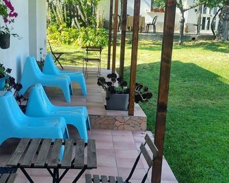 إل جاردينو فرا جلي أوليفي - تورينو دي سانجرو - شرفة مرصوفة