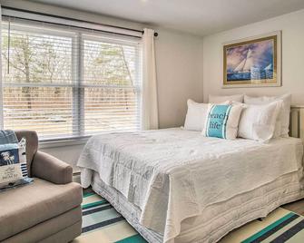 Cozy Edgartown Vacation Rental Near Beach! - Edgartown - Bedroom