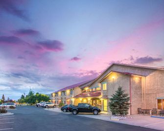 Super 8 by Wyndham Buena Vista - Buena Vista - Building