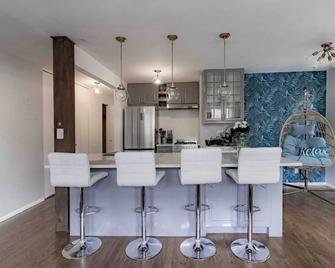 Lush 2 bedroom Condo - New York - Cuisine