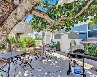 Marine Villas # 3 - Hollywood - Patio