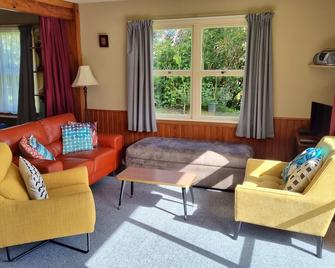 Serenity in Punakaiki - Free Wifi - Punakaiki - Living room