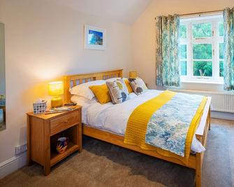 The Blue Bell - Midhurst - Bedroom