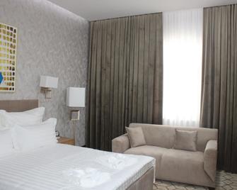 Grand Hotel Zarafshan In Fiez Navoi - Navoiy - Bedroom