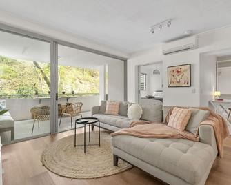 Sublime Simplicity! ~ 1Bed/Study/1Bath/Balcony/1Car - Brisbane - Living room