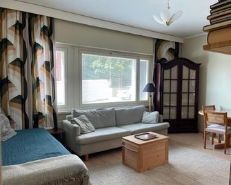Travel Center Apartment - Lahti - Olohuone