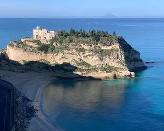 Terrazza Sabine Accomodation - Tropea - Beach