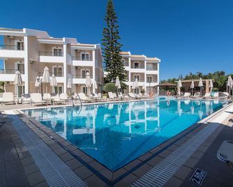 Maistrali Hotel Zante - Tragaki - Басейн
