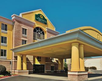 La Quinta Inn & Suites by Wyndham Hot Springs - Hot Springs - Building