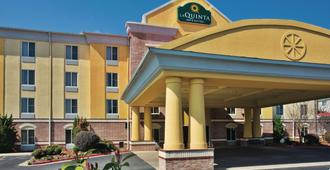 La Quinta Inn & Suites by Wyndham Hot Springs - Hot Springs - Gebäude