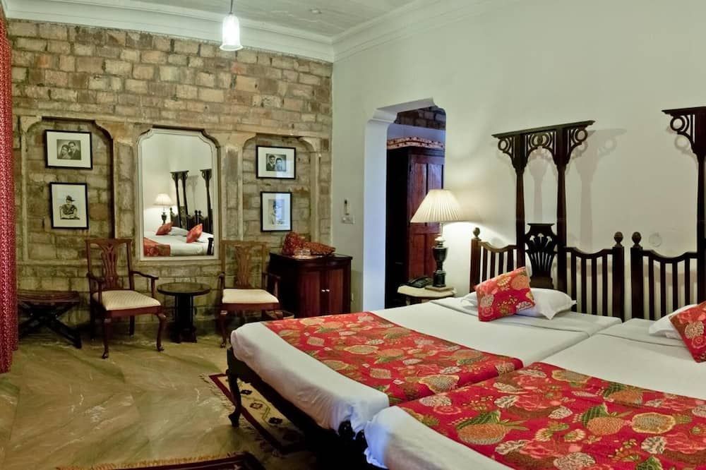 Neemrana's - Deo Bagh - Gwalior - Bedroom
