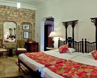 Neemrana's - Deo Bagh - Gwalior - Bedroom