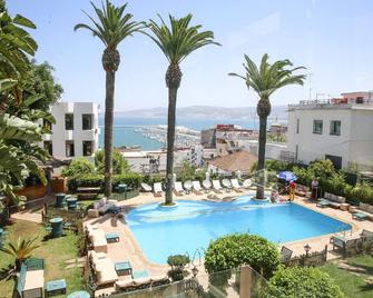 Hotel Rembrandt - טנג'יר - בריכה