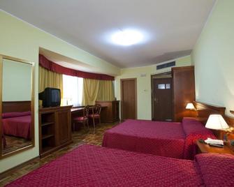 Albergo Ristorante Uliveto - Veroli - Schlafzimmer