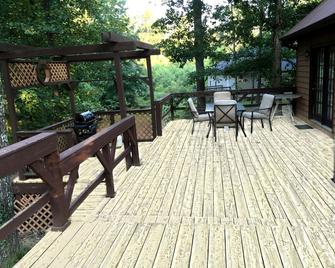 Peaceful And Secluded Lake Getaway In Gu - Albertville - Patio