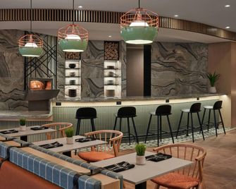 Delta Hotels by Marriott Saskatoon Downtown - ססקאטון - בר