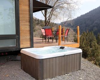 Lake Simtustus Resort Juniper Hill Tiny Home #12 - Hot Tub - Madras