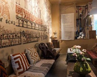 Kunming Yaju Youth Hostel - Kunming - Lounge