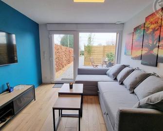 Gite Beaurepaire-sur-Sambre, 1 bedroom, 4 persons - Saint-Hilaire-sur-Helpe - Sala de estar