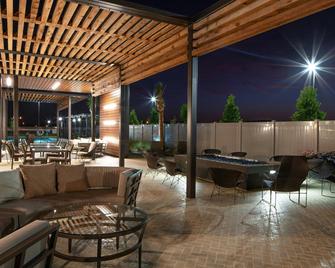 Courtyard by Marriott Lafayette South - Lafayette - Patio