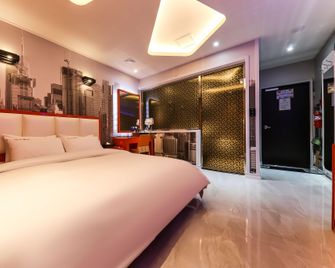 Yesan orange tomato Self check-in Motel - Yesan - Habitación