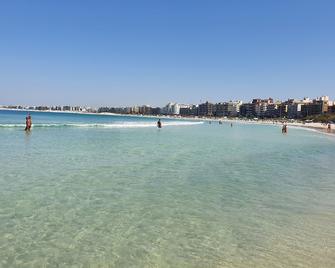 AP encantador na Praia do Forte! Porto Azul (107) - Cabo Frio - Beach