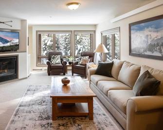 Steps to Ski Lifts - Condo with Walk-Out Patio! - Big Sky - Salon