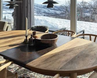 6 person holiday home in Kvalsund - Kvalsund - Comedor