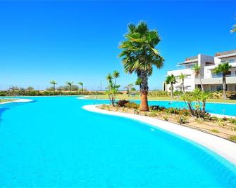 Apartment With Garden In Private Urbanization With Pool. Ideal For Families - El Rompido - Piscina