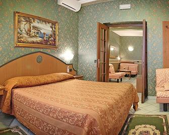Hotel Nespolo D'Oro - Nemi - Habitación